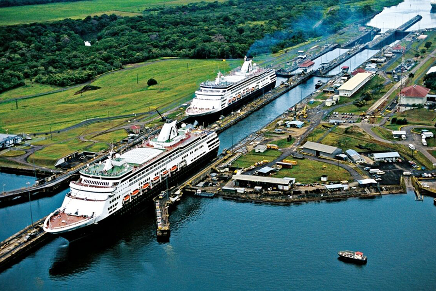 Puertas Padilla equipan una de las obras de ingeniería más grandes del mundo, el Canal de Panamá.